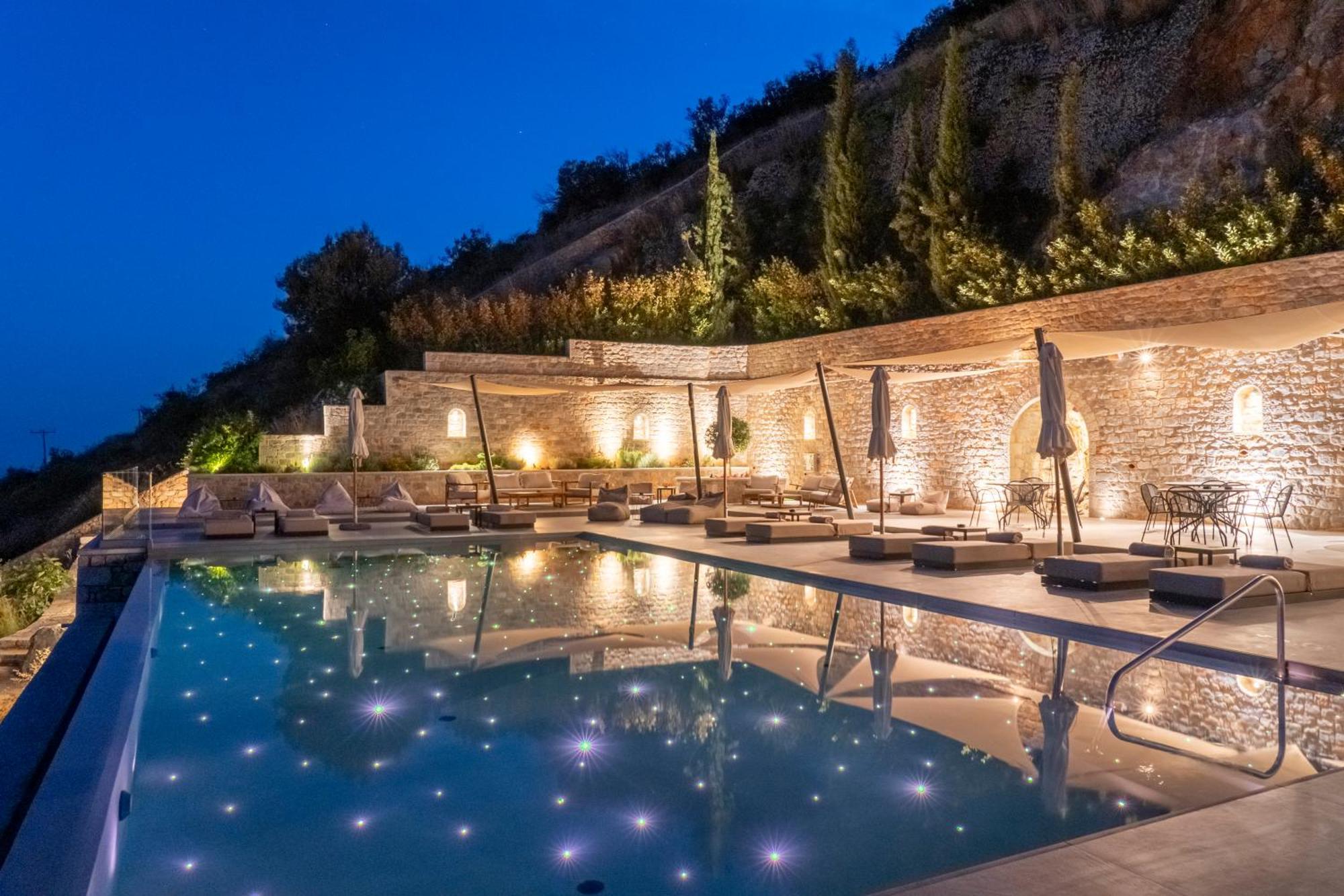 Manifest Boutique Hotel Oitylo Zewnętrze zdjęcie