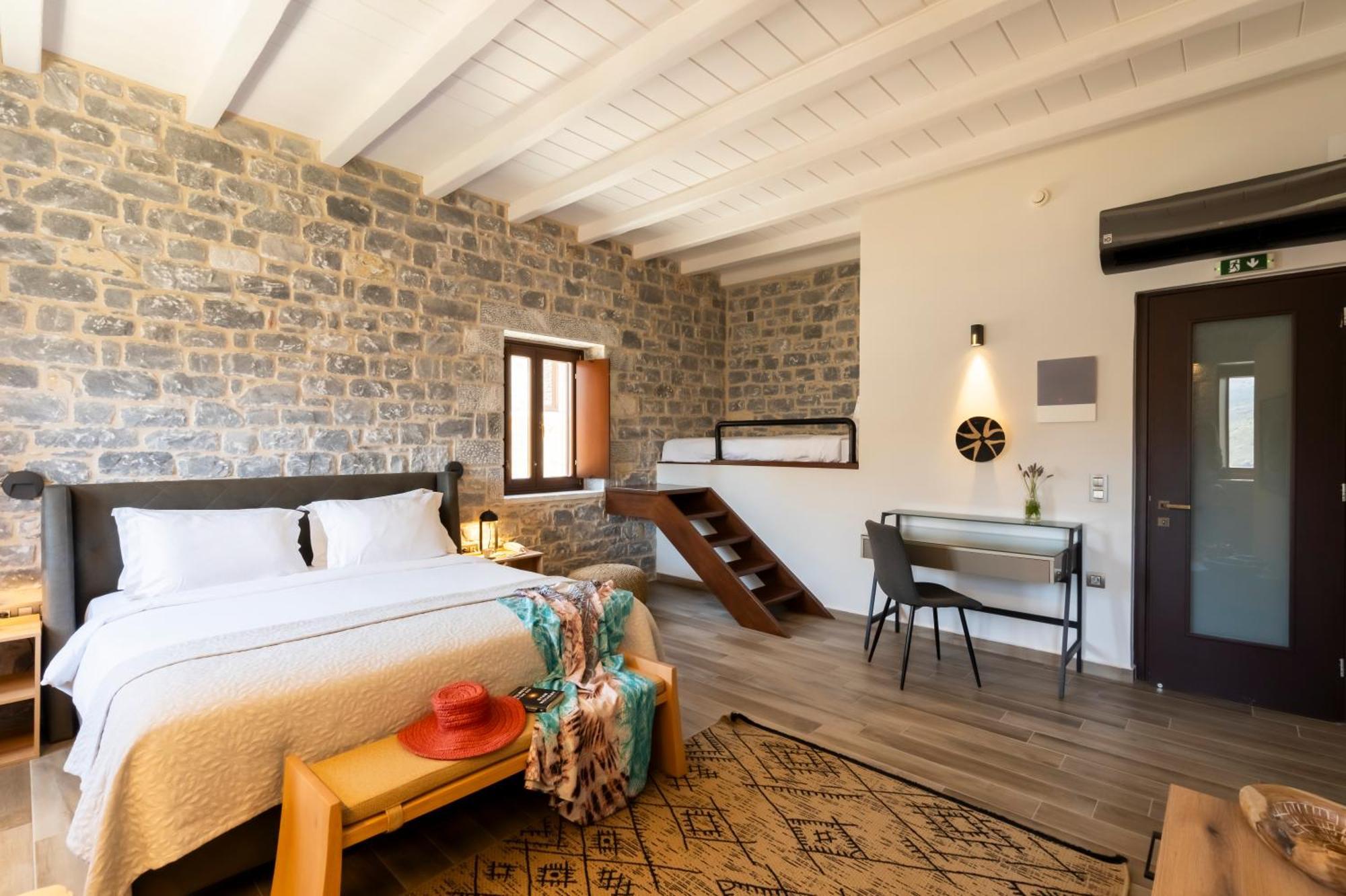 Manifest Boutique Hotel Oitylo Zewnętrze zdjęcie