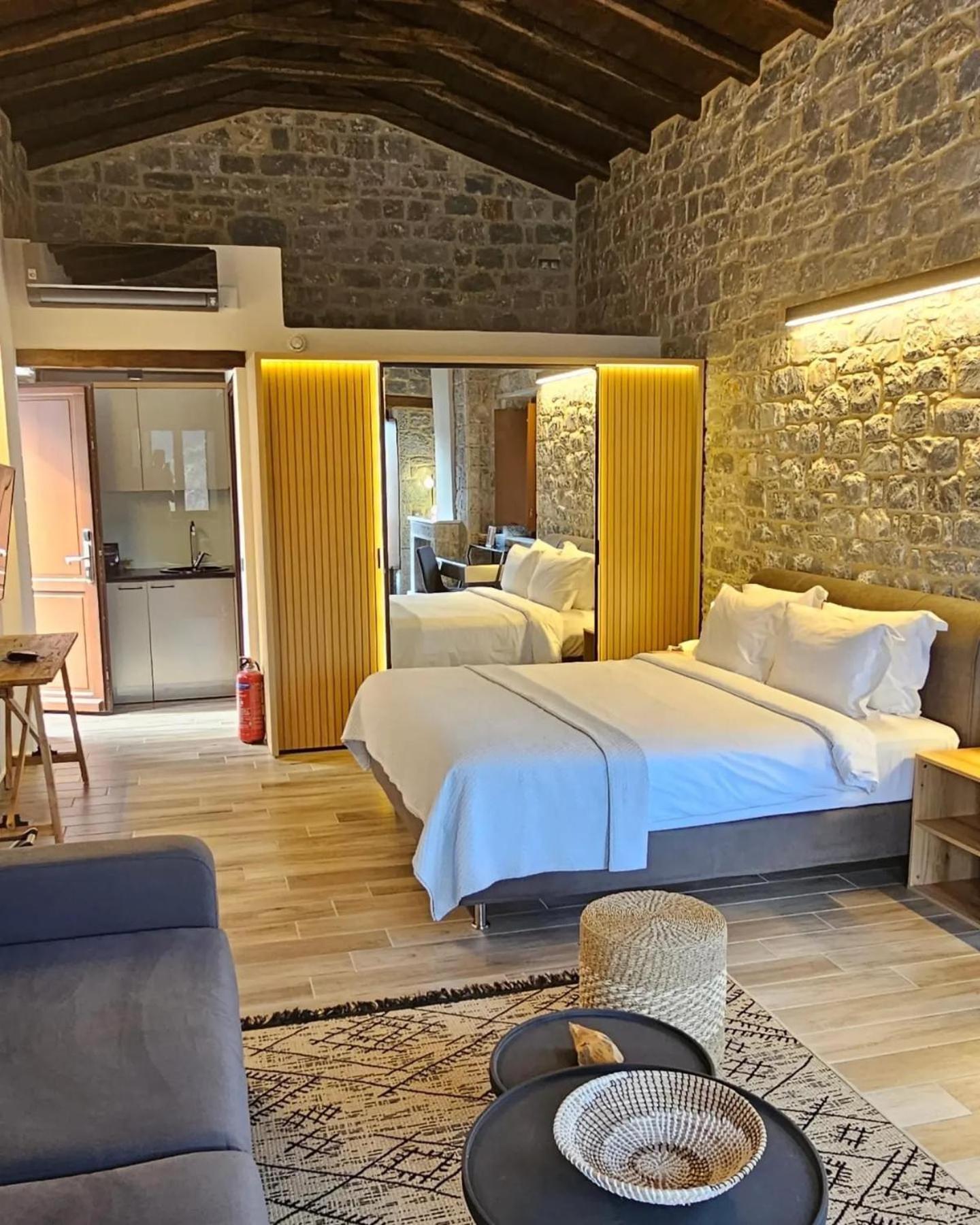 Manifest Boutique Hotel Oitylo Zewnętrze zdjęcie